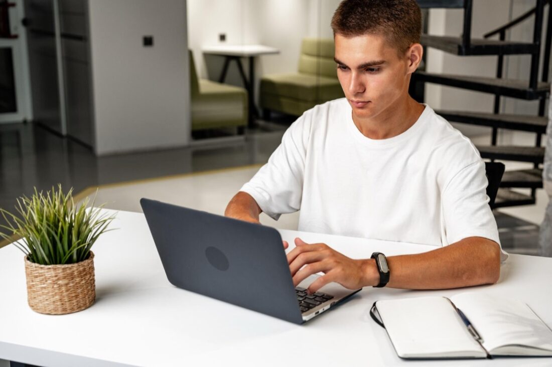 Lenovo ThinkBook 16 G8 IAL dla młodego użytkownika – wybór konfiguracji